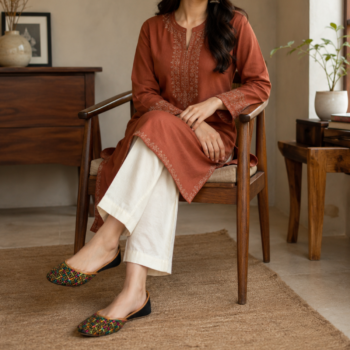 Handcrafted Pakistani multicolor khussa for women